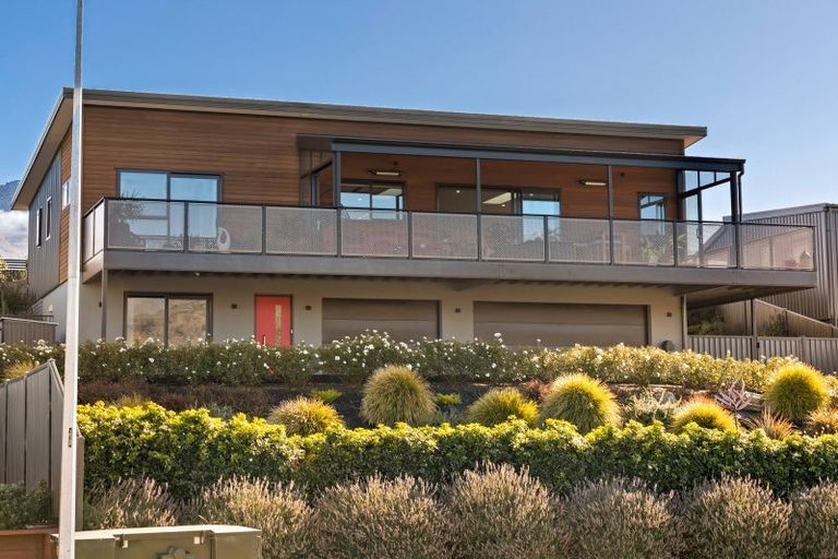 Photo of property in 45 Stratford Drive, Mount Pisa, Cromwell, 9383