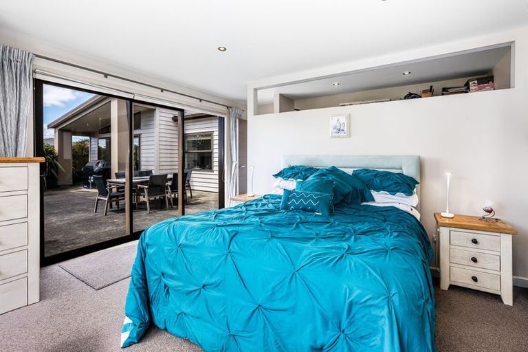 Photo of property in 98 Navigation Drive, Whitby, Porirua, 5024