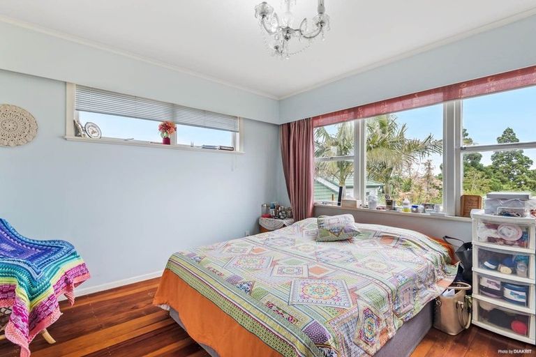 Photo of property in 12 School Road, Te Atatu South, Auckland, 0610