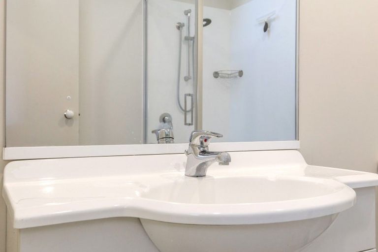 Photo of property in 44 Lakeridge Close, Rangatira Park, Taupo, 3330