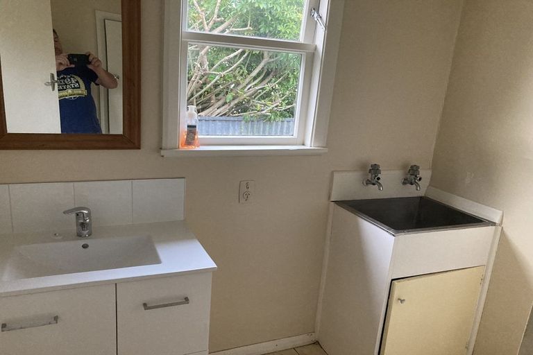 Photo of property in 33 Albert Street, Palmerston North, 4414