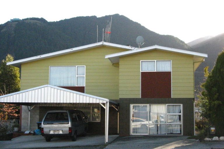 Photo of property in 32 Sydney Street, Queenstown, 9300