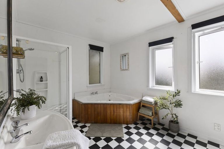 Photo of property in 230 Upper Harbour Drive, Greenhithe, Auckland, 0632