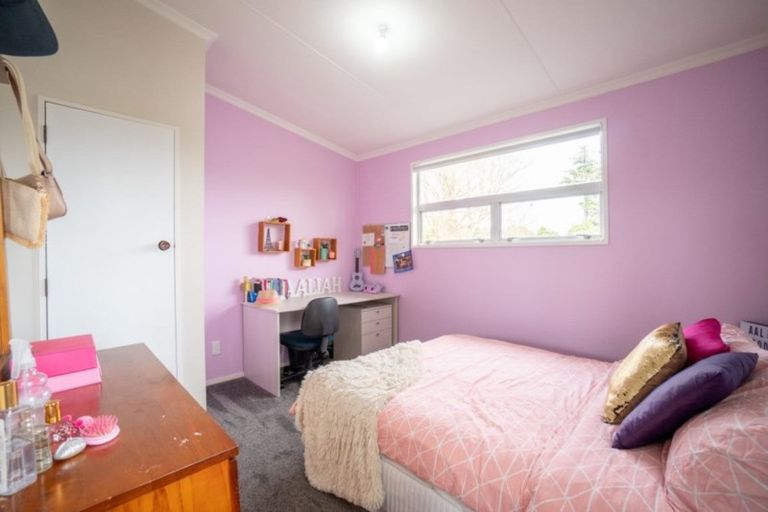 Photo of property in 28 Summerhill Drive, Fitzherbert, Palmerston North, 4410
