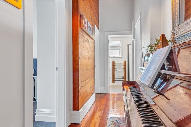 Photo of property in 32 Collins Street, Hawera, 4610