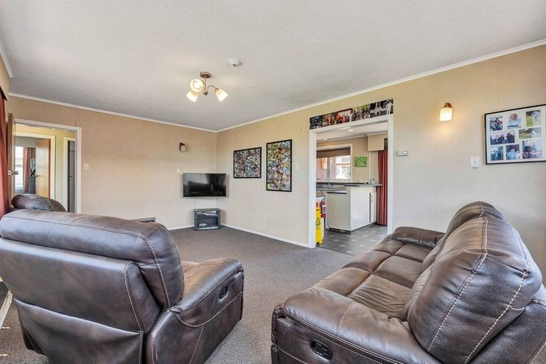Photo of property in 8 Kennedy Place, Merrilands, New Plymouth, 4312