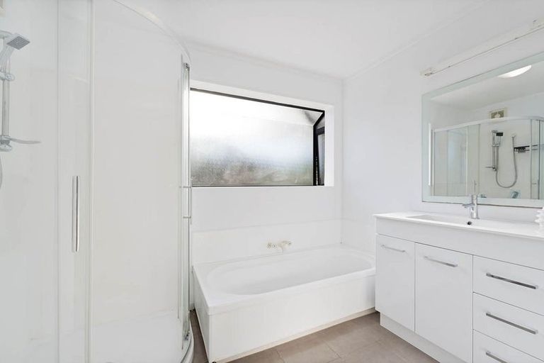 Photo of property in 13 Lesa Annis Place, Henderson, Auckland, 0612