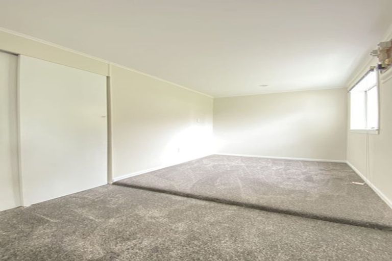 Photo of property in 26 Tawhana Crescent, Red Beach, 0932