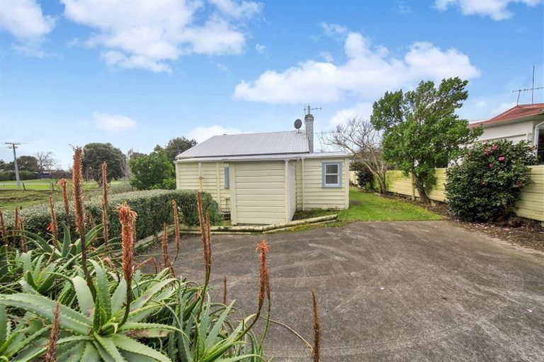 Photo of property in 72 Terou Street, Manaia, 4612