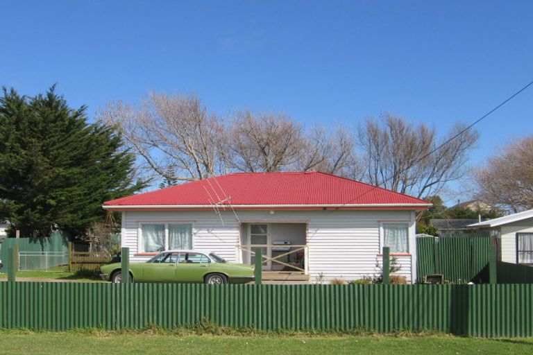Photo of property in 4 Hart Street, Foxton Beach, Foxton, 4815
