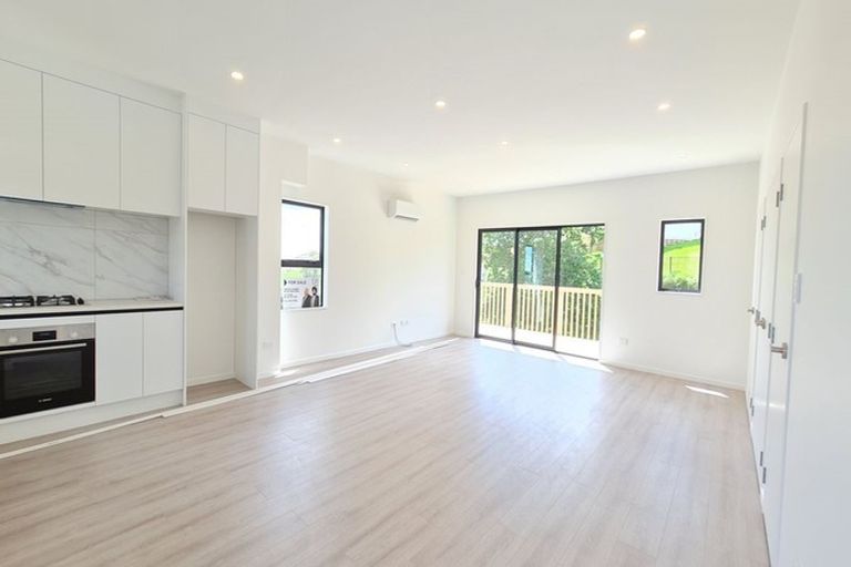 Photo of property in 43b Crestview Rise, Papakura, 2110