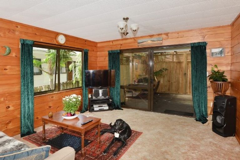 Photo of property in 3a Mountain Road, Morningside, Whangarei, 0110