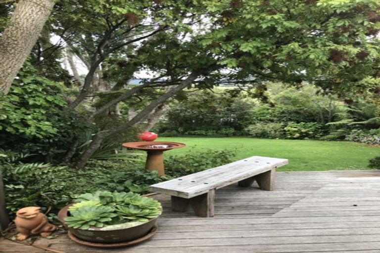 Photo of property in 22 Harbour View Road, Northland, Wellington, 6012