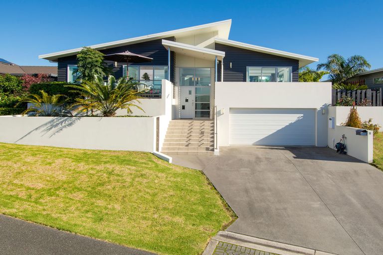 Photo of property in 11 Renner Place, Pyes Pa, Tauranga, 3112