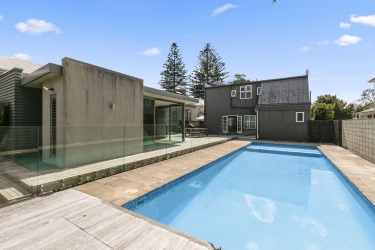 Photo of property in 140 Waterloo Road, Hutt Central, Lower Hutt, 5010