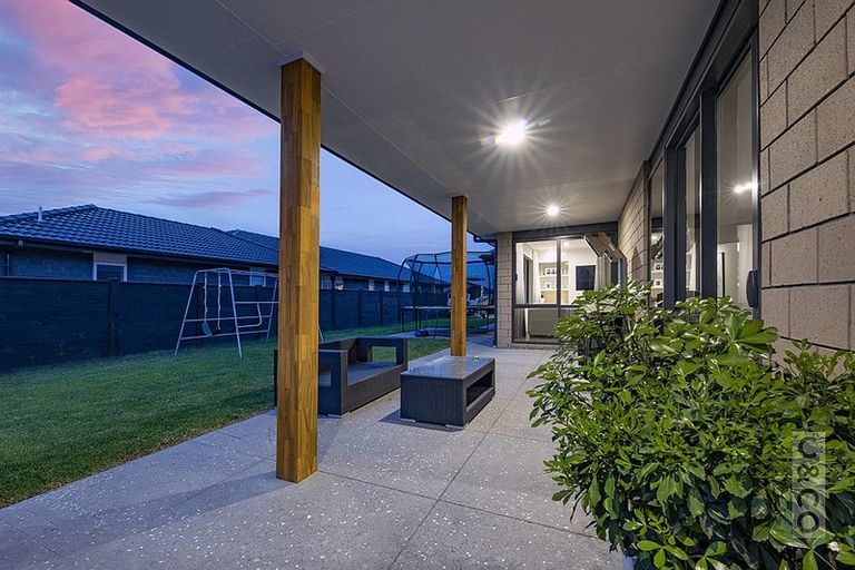 Photo of property in 42 Pohutukawa Parade, Riverhead, 0820