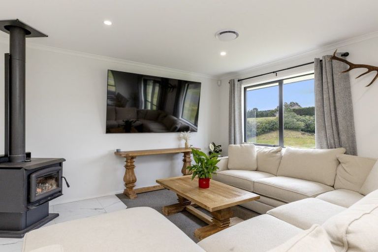 Photo of property in 1 Lemonwood Lane, Kinloch, Taupo, 3377