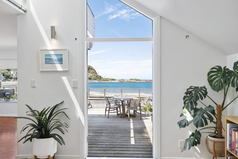 Photo of property in 70 Owhiro Bay Parade, Owhiro Bay, Wellington, 6023