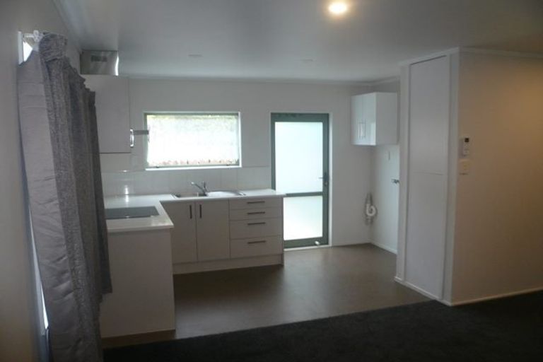Photo of property in 43 Edmonton Road, Henderson, Auckland, 0612