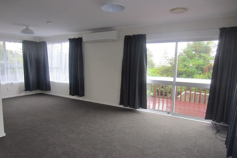 Photo of property in 37 Cambrian Street, Churton Park, Wellington, 6037