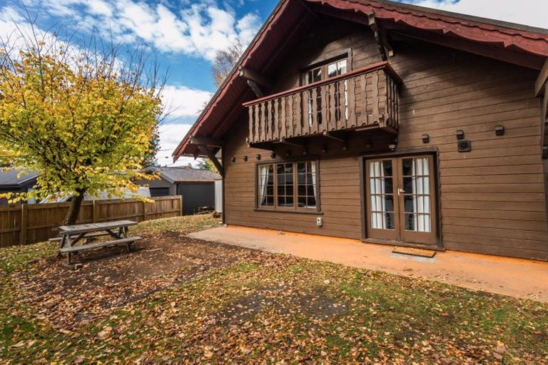 Photo of property in 18 Lochy Road, Fernhill, Queenstown, 9300