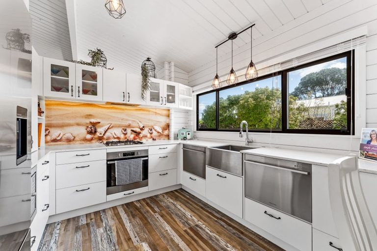 Photo of property in 105 Ladies Mile, Manly, Whangaparaoa, 0930