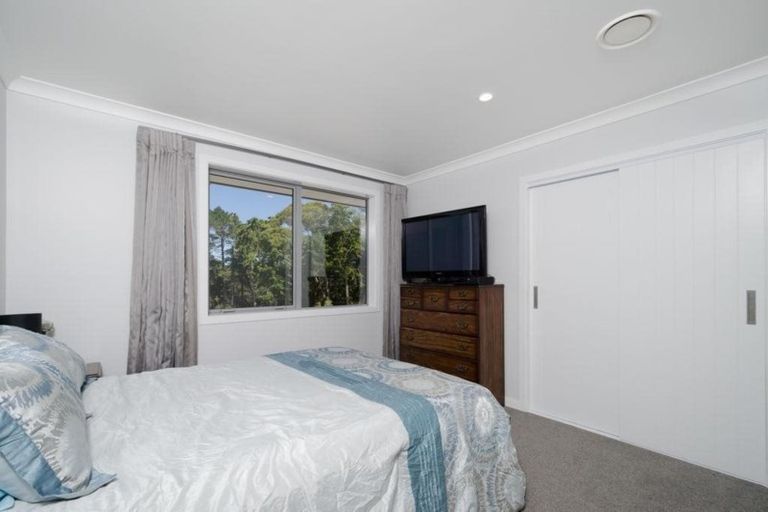Photo of property in 24b Sunnyvale Road, Swanson, Auckland, 0614
