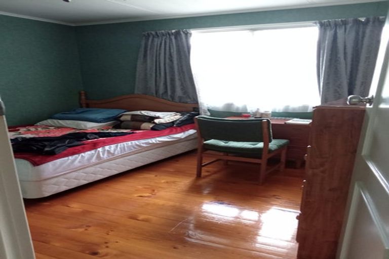 Photo of property in 28 Mayfield Road, Glenfield, Auckland, 0629