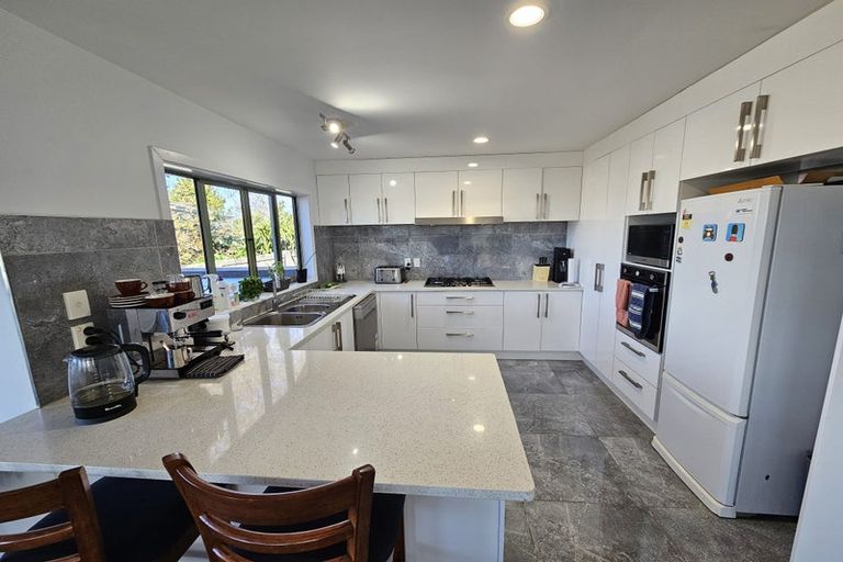 Photo of property in 24 Carillon Place, Massey, Auckland, 0614