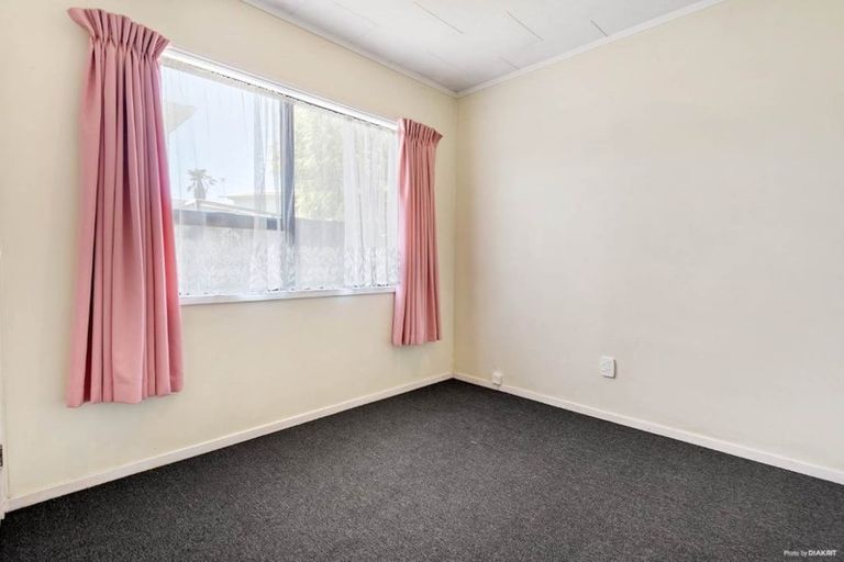 Photo of property in 139 Moire Road, West Harbour, Auckland, 0618