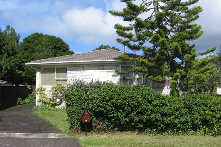 Photo of property in 6 John F Kennedy Place, Glen Eden, Auckland, 0602