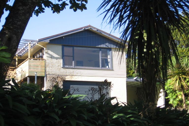 Photo of property in 15 Allen Terrace, Tawa, Wellington, 5028