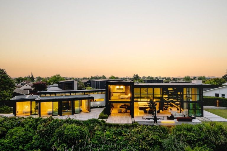 Photo of property in 92 Braid Road, St Andrews, Hamilton, 3200