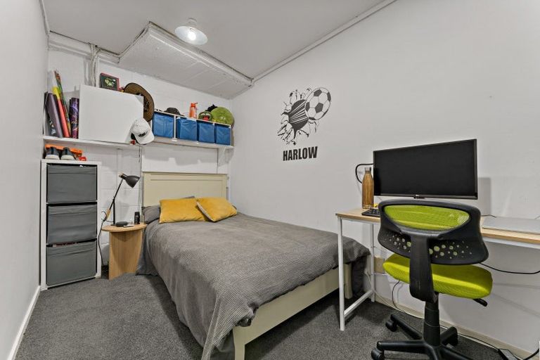 Photo of property in 2/71 Deep Creek Road, Waiake, Auckland, 0630