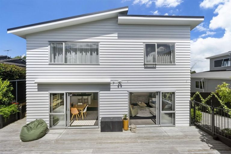 Photo of property in 7a Varlene Terrace, Forrest Hill, Auckland, 0620