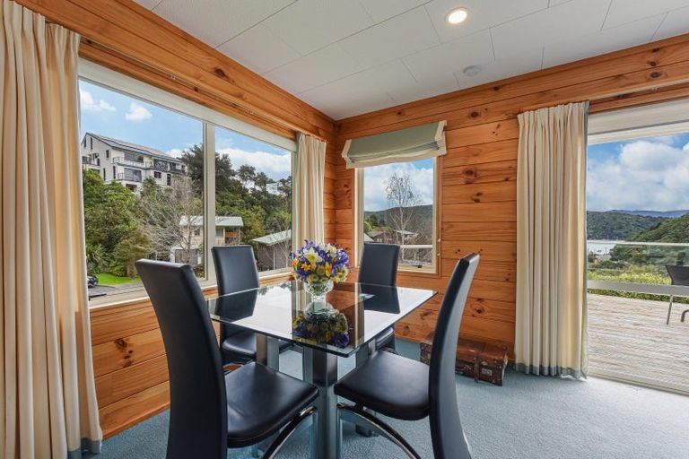 Photo of property in 22 Amelia Crescent, Waikawa, Picton, 7220