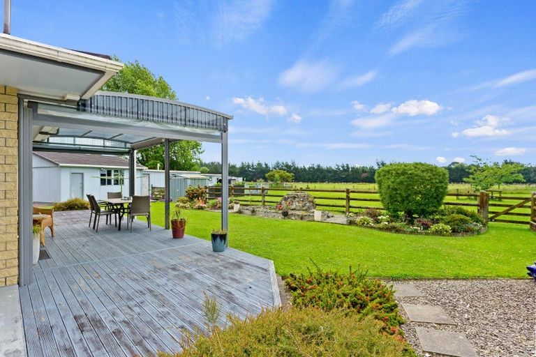 Photo of property in 921 State Highway 1, Te Horo, Otaki, 5581