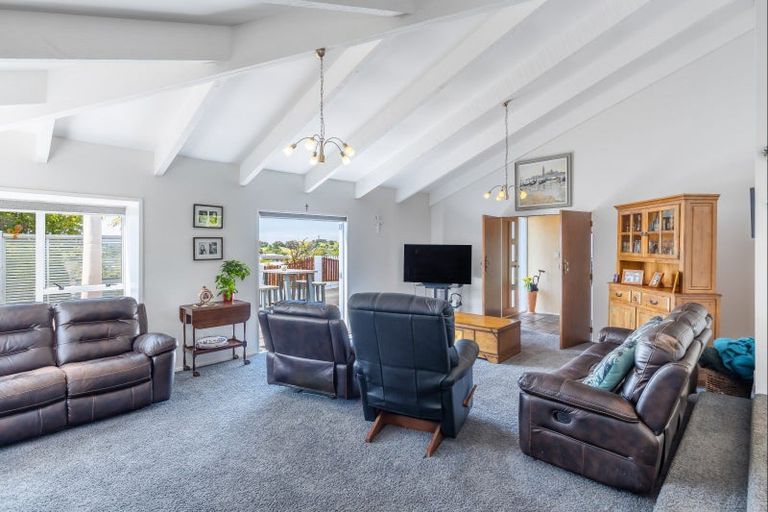 Photo of property in 12a Bronte Place, Whalers Gate, New Plymouth, 4310