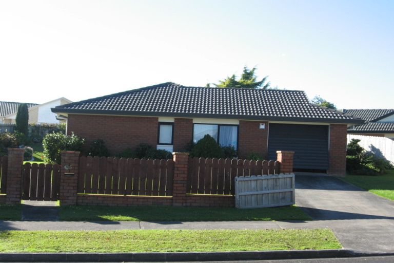 Photo of property in 5 Bernina Place, Weymouth, Auckland, 2103