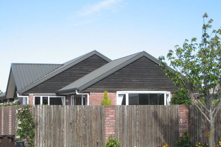 Photo of property in 19 Clipper Place, Redwood, Christchurch, 8051