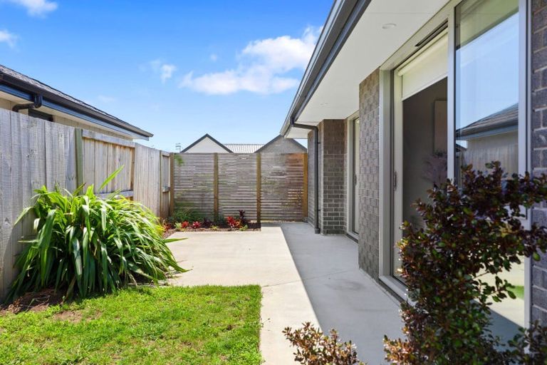Photo of property in 20 Kotiate Street, Papamoa Beach, Papamoa, 3118