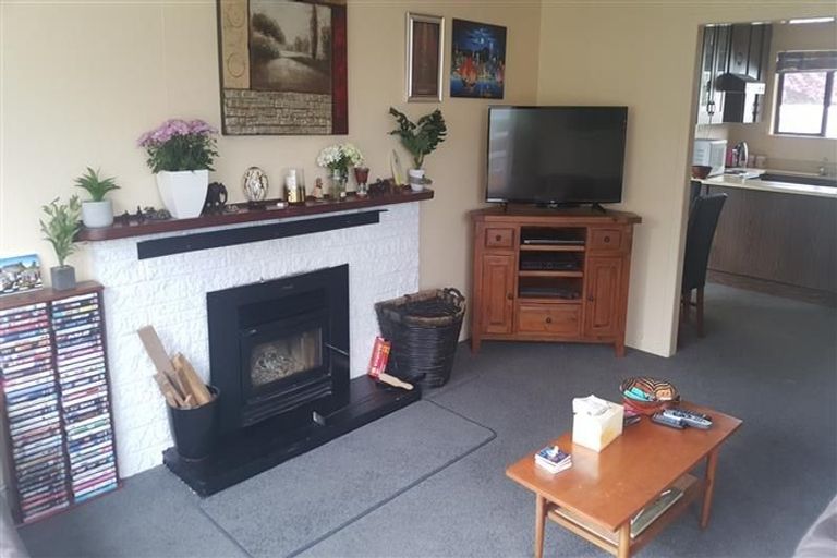 Photo of property in 5 Hillside Crescent, Westown, New Plymouth, 4310