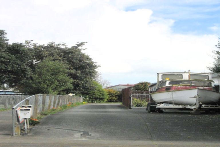 Photo of property in 13 Paramount Parade, Tikipunga, Whangarei, 0112