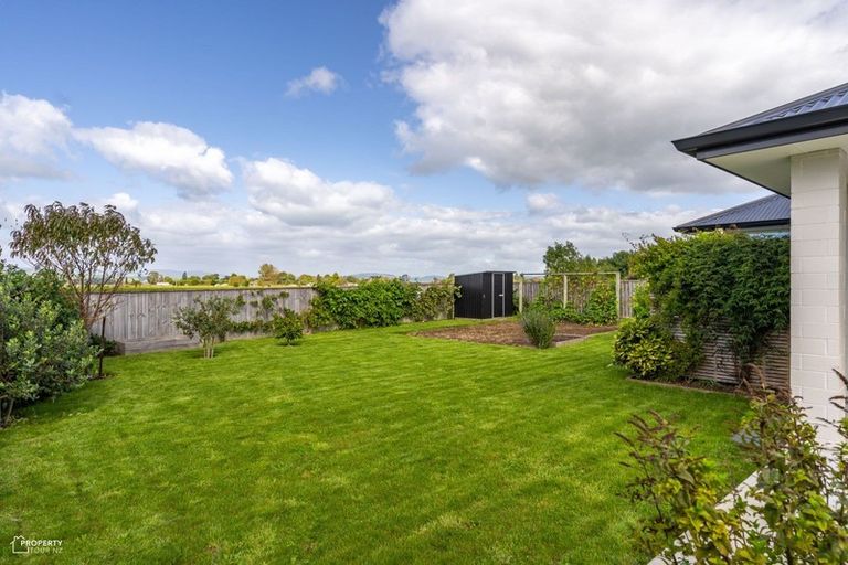 Photo of property in 28 Feist Street, Carterton, 5713