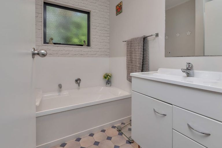 Photo of property in 19 Marsden Point Road, Ruakaka, 0116