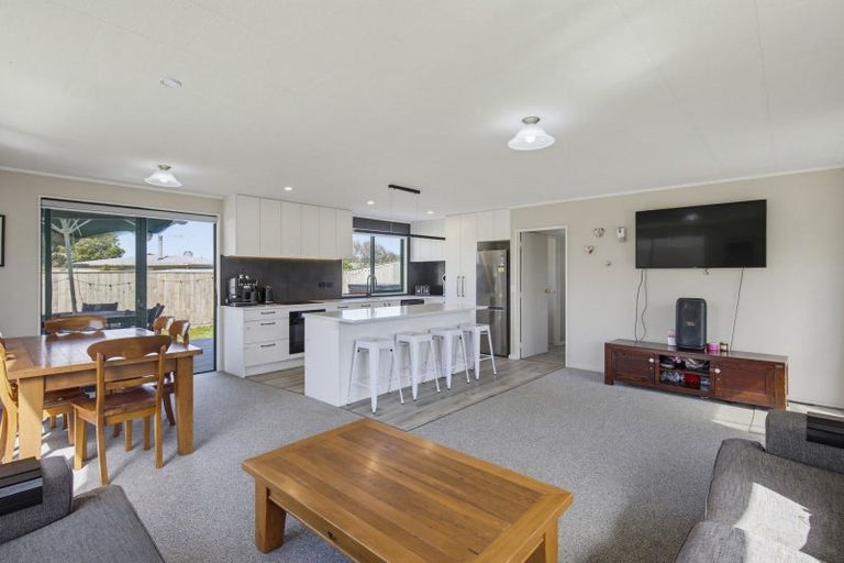 Photo of property in 16b Karaka Street, Otaki Beach, Otaki, 5512