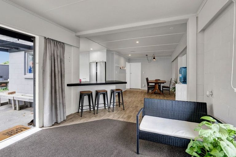 Photo of property in 4 Douglas Street, Hawera, 4610