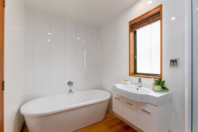 Photo of property in 90 Totara Street, Riccarton, Christchurch, 8041