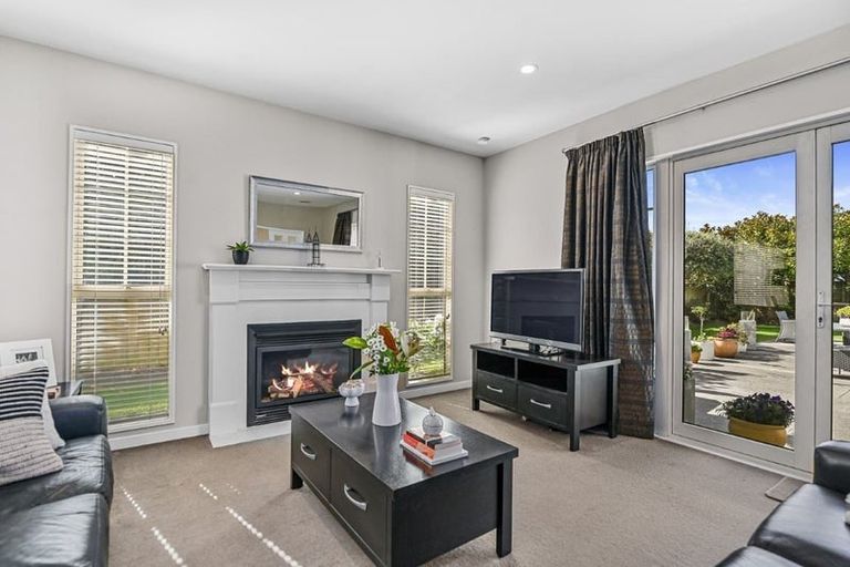 Photo of property in 9 Providence Place, Redwood, Christchurch, 8051