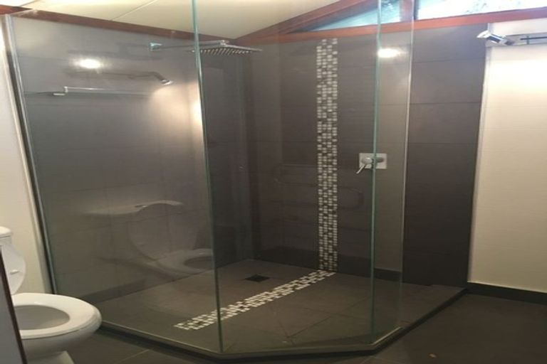 Photo of property in 27 Glendhu Road, Bayview, Auckland, 0629